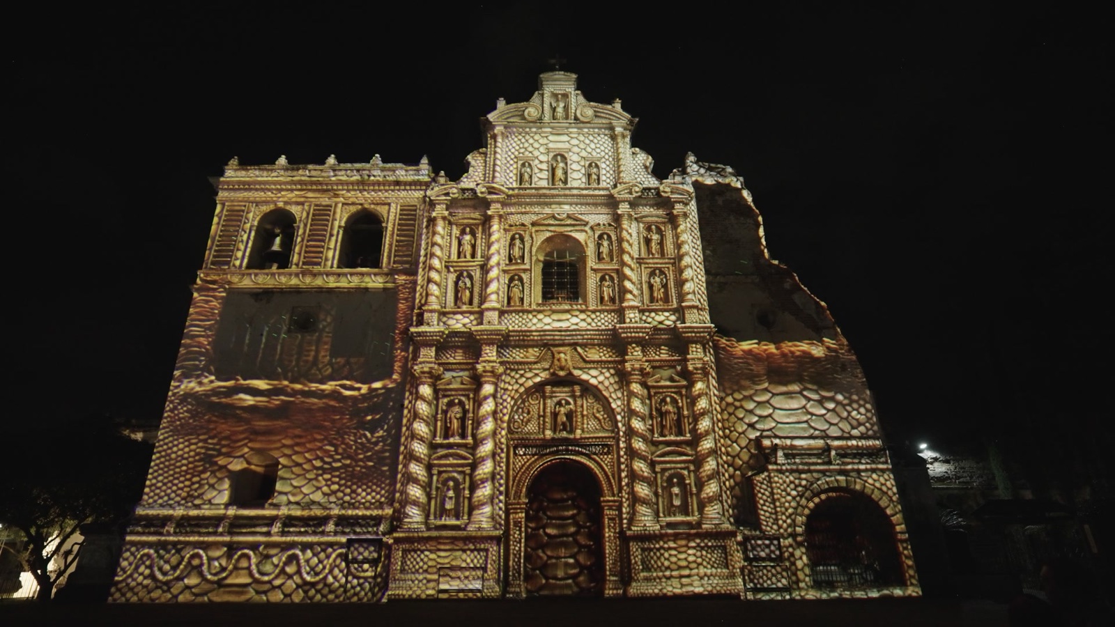 RE:SORB — the projection mapping on the façade at Iglesia de San Francisco 2026, view 3 of 4