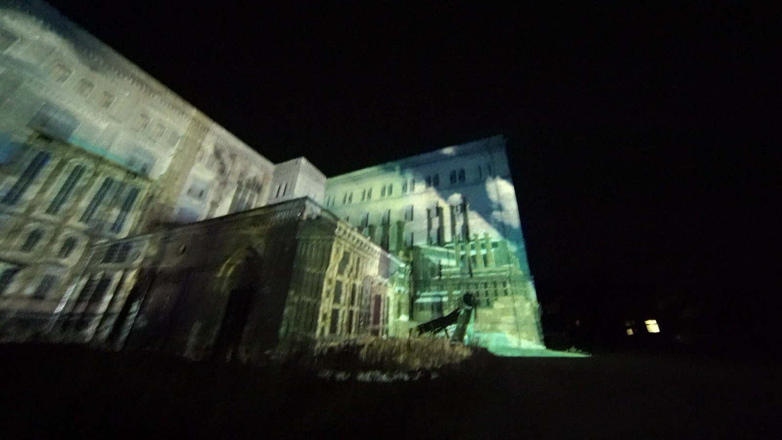 The courtyard mapping at Lahnstein on the Rhine